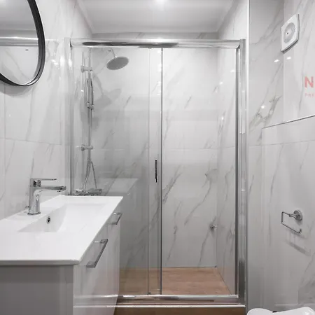 Sueno, Nilie Hospitality Mgmt アパート